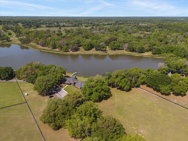 More Photos Of 15400 S US Highway 301, Summerfield Office For Sale