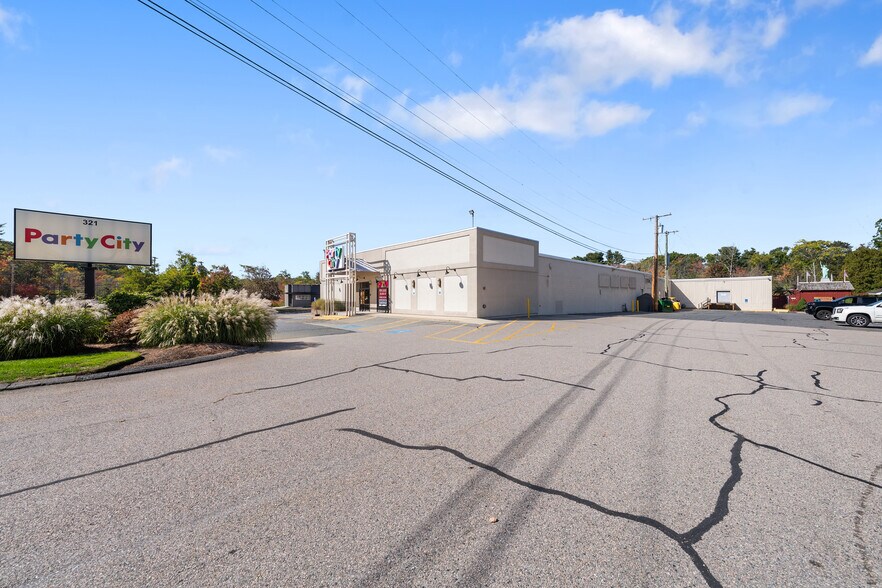 More Photos Of 321 Worcester St, Natick Freestanding For Lease