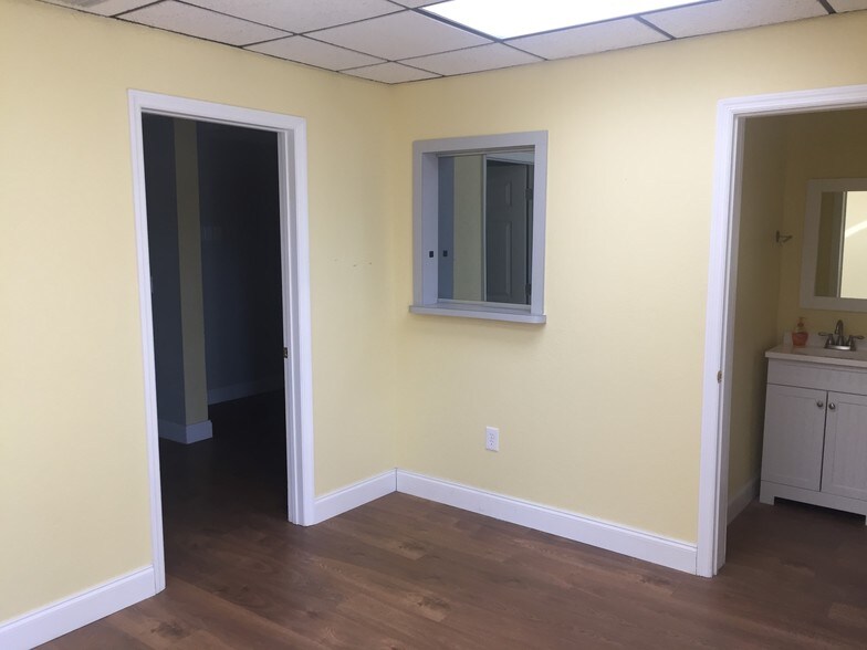More Photos Of 401 E Olympia Ave, Punta Gorda Office For Lease