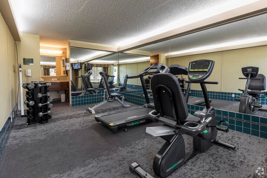 More Photos Of 4600 E Pine St, Deming Hotel For Sale