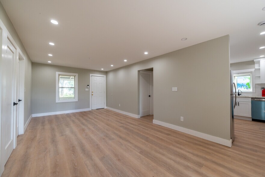 More Photos Of 34 Oakland St, Bridgeton Apartments For Sale