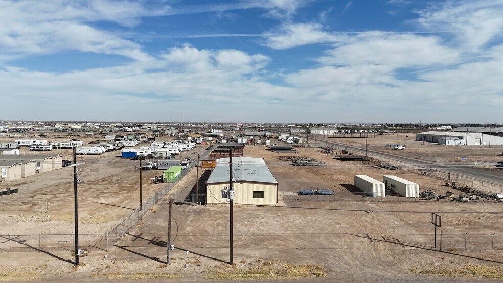More Photos Of 32 County Road 201, Pecos Industrial For Lease