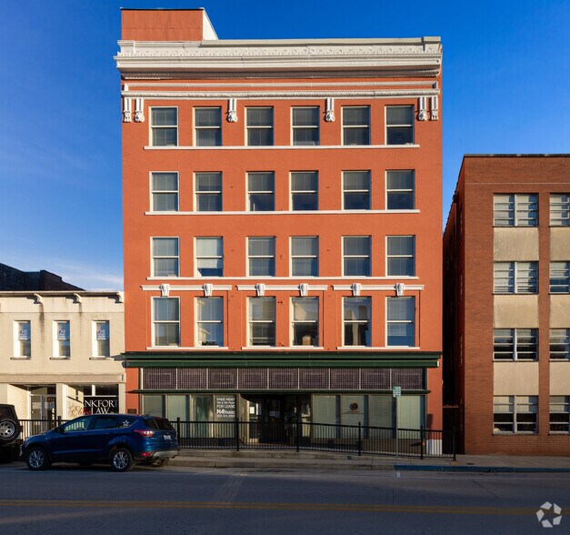 More Photos Of 209 Saint Clair St, Frankfort Office For Lease