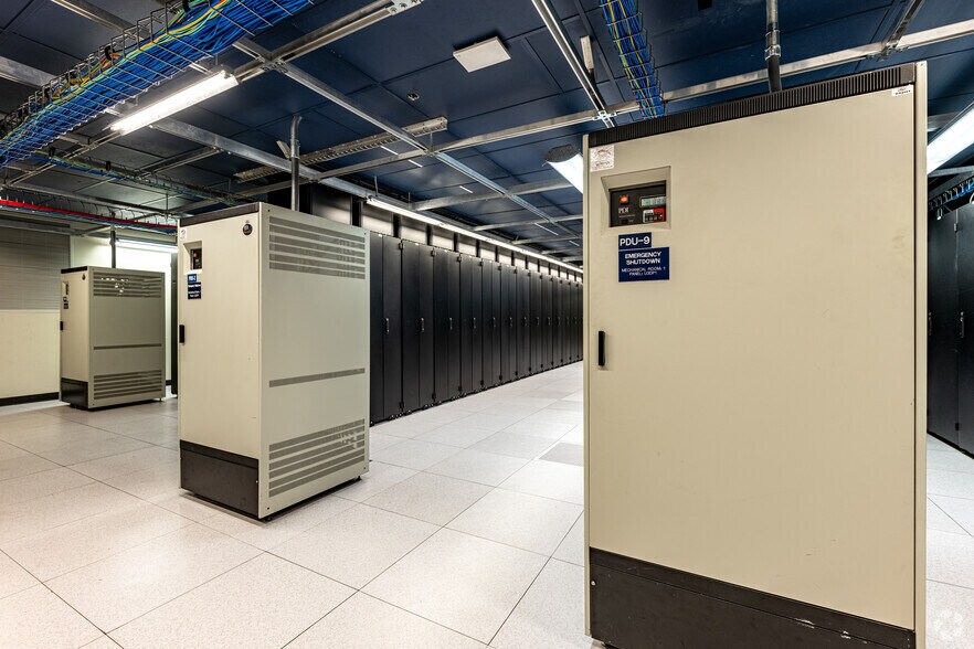 More Photos Of 3250 Wilshire Blvd, Los Angeles Office For Lease