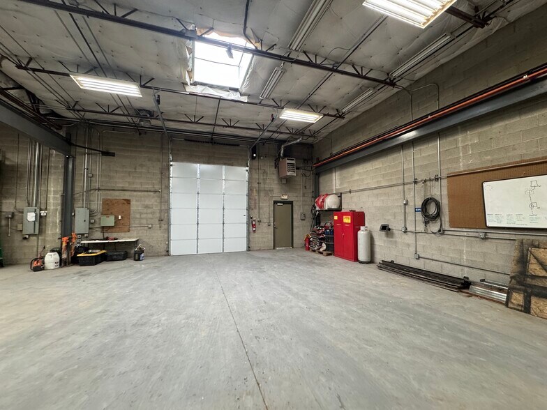 More Photos Of 4268-4272 W Nike Dr, West Jordan Distribution For Lease