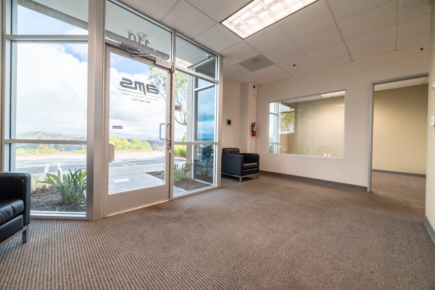 More Photos Of 216 Avenida Fabricante, San Clemente Light Distribution For Sale