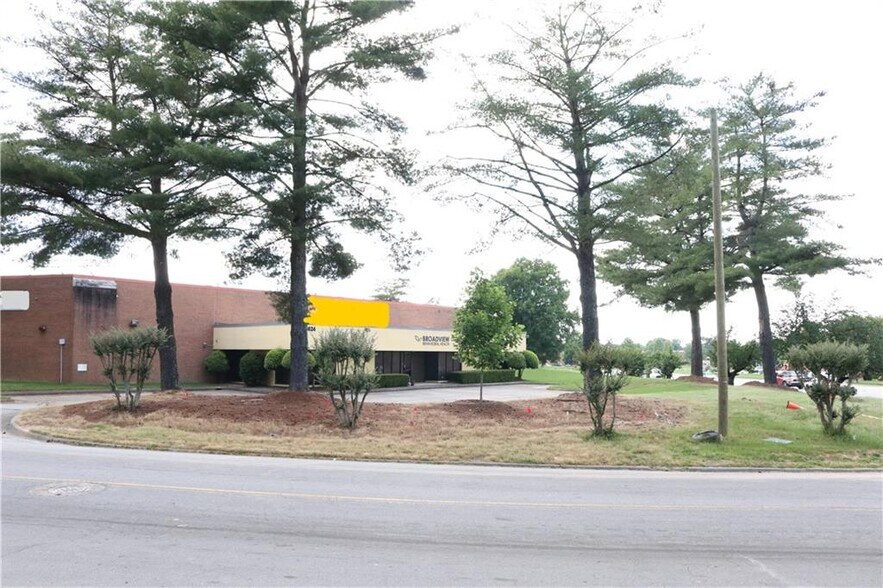 More Photos Of 6624 Jimmy Carter Blvd, Peachtree Corners Industrial For Sale