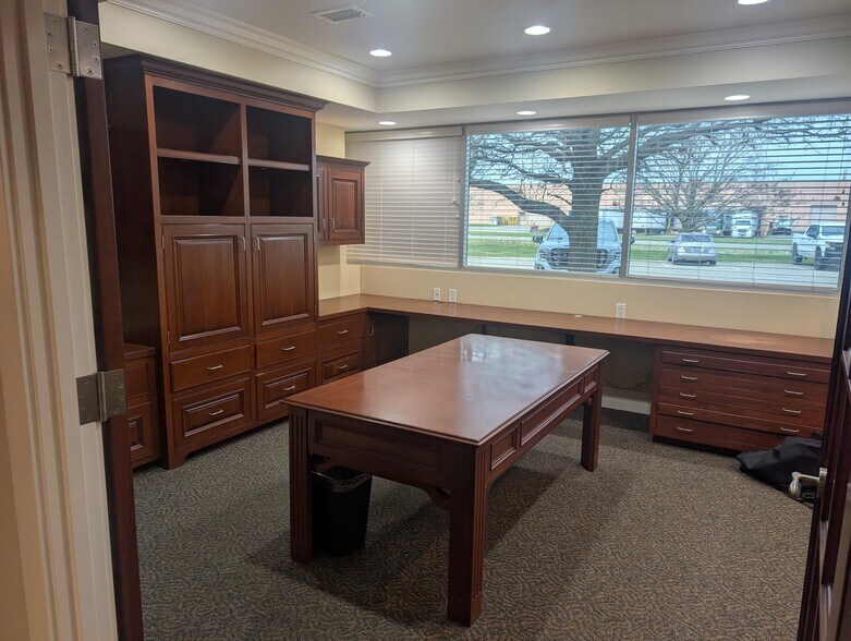 More Photos Of 4498-4518 128th Ave, Holland Manufacturing For Sale