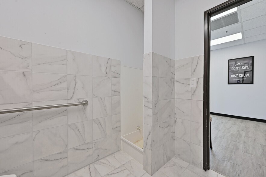 More Photos Of 2050 Double Creek Dr, Round Rock Medical For Lease