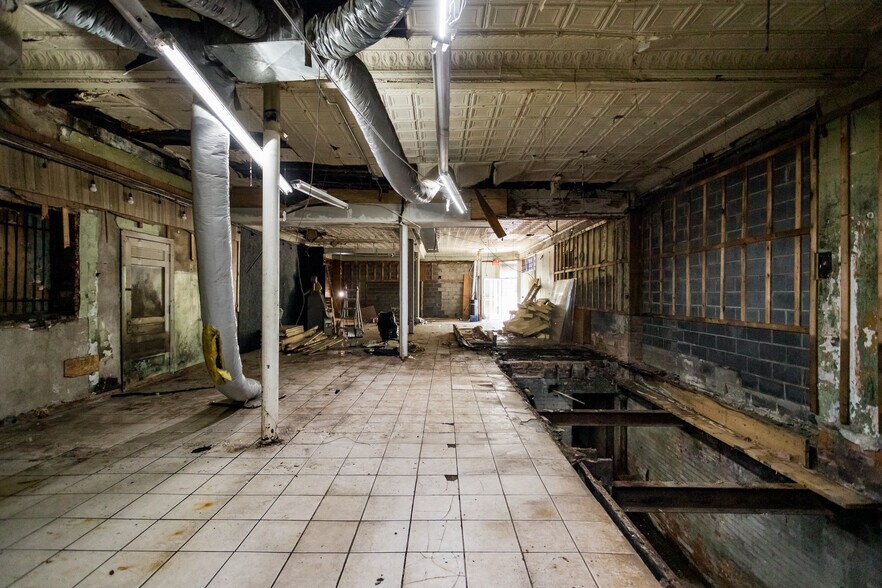 More Photos Of 2740 Mount Elliott St, Detroit General Retail For Sale