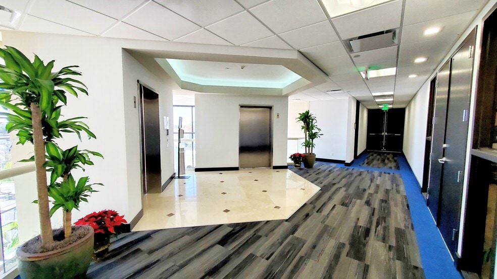More Photos Of 7777 Glades Rd, Boca Raton Office For Lease