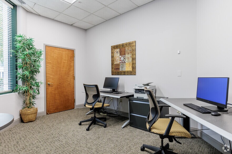 More Photos Of 100 Tower Dr, Edgewater Apartments For Lease