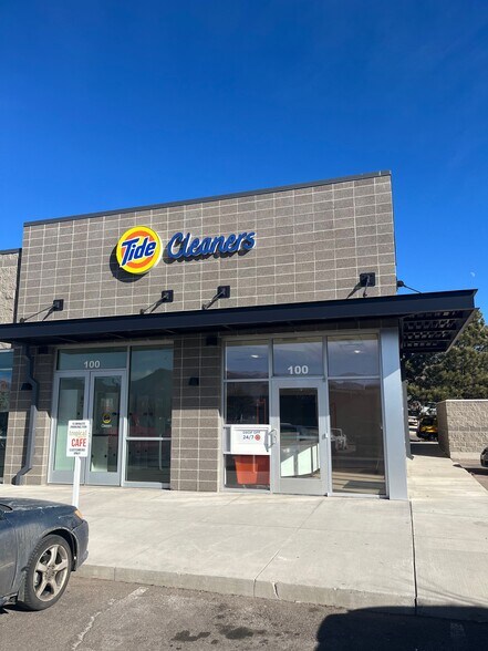 More Photos Of 7587 N Academy Blvd, Colorado Springs General Retail For Lease