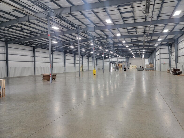 More Photos Of 315 N Madison St, Fortville Manufacturing For Lease