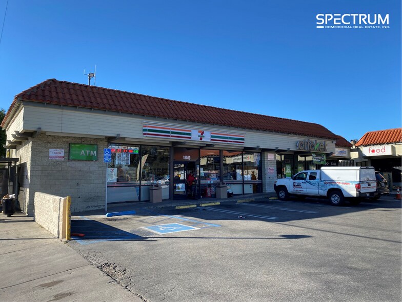 More Photos Of 18517 Victory Blvd, Reseda Storefront For Lease