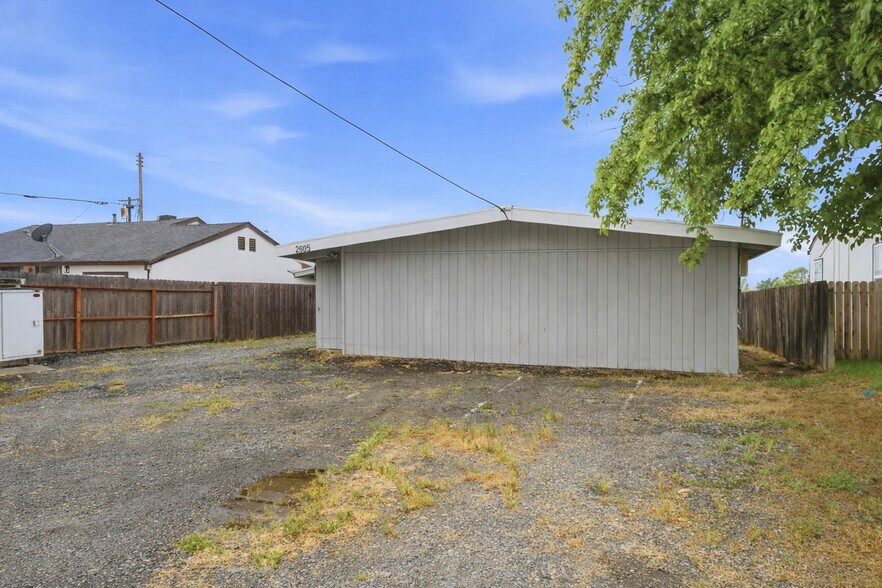 More Photos Of 2605 Albatross Way, Sacramento Apartments For Sale