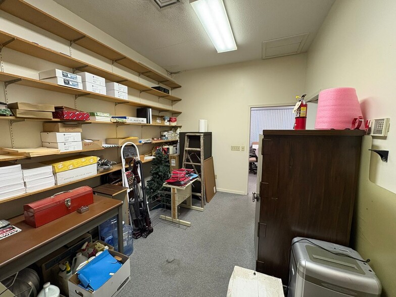 More Photos Of 1008 E Lincoln Hwy, New Haven Office For Sale