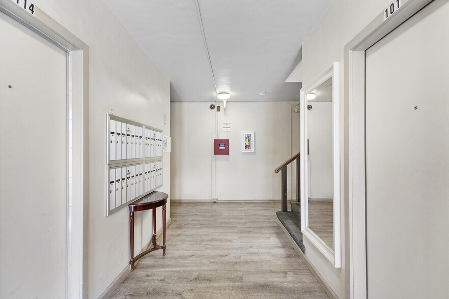 More Photos Of 4609 Bond St, Oakland Apartments For Sale
