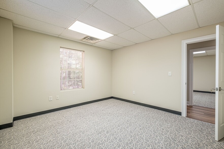 More Photos Of 131 Lee Byrd Rd, Loganville Office For Sale