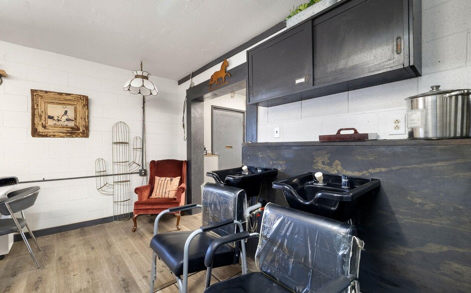 More Photos Of 100 N Winslow Ave, Winslow Freestanding For Sale