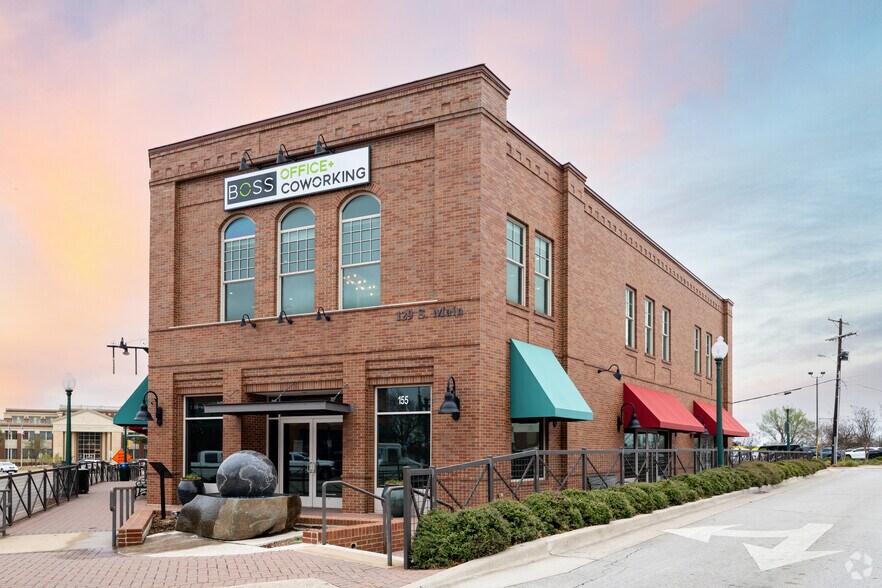 More Photos Of 129 S Main St, Grapevine Storefront Retail Office For Lease