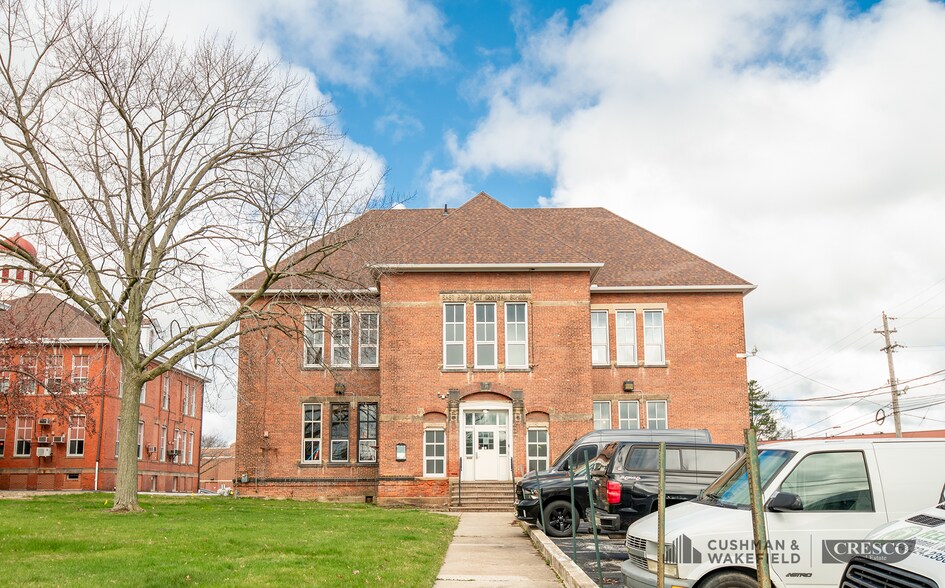 Primary Photo Of 1456 Warren Rd, Lakewood Office For Lease