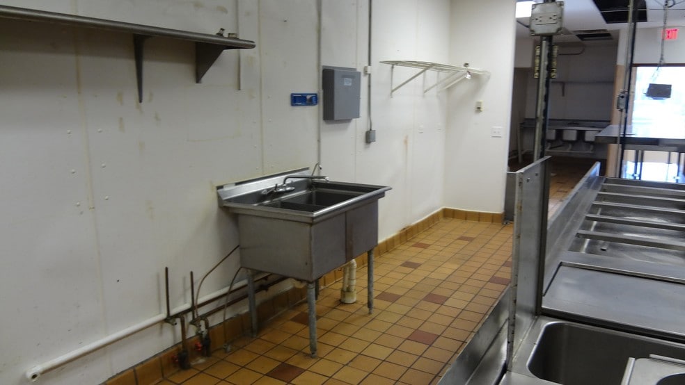 More Photos Of 10211 W Lincoln Hwy, Frankfort Restaurant For Lease