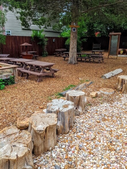 More Photos Of 2115 S Brentwood, Springfield Daycare Center For Sale