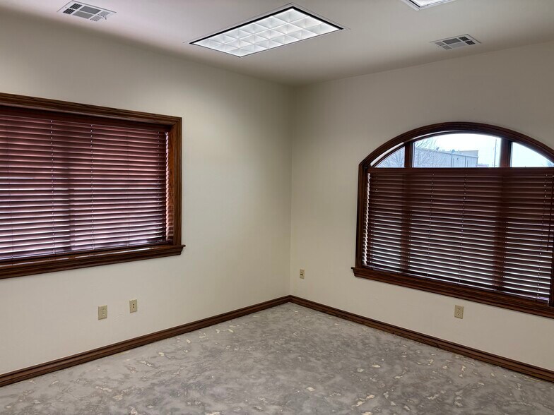 More Photos Of 12308 Hidden Forest Blvd, Oklahoma City Medical For Sale
