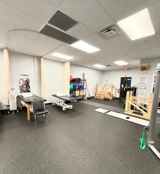 More Photos Of 8001-8025 Mackenzie Rd, Saint Louis Unknown For Lease