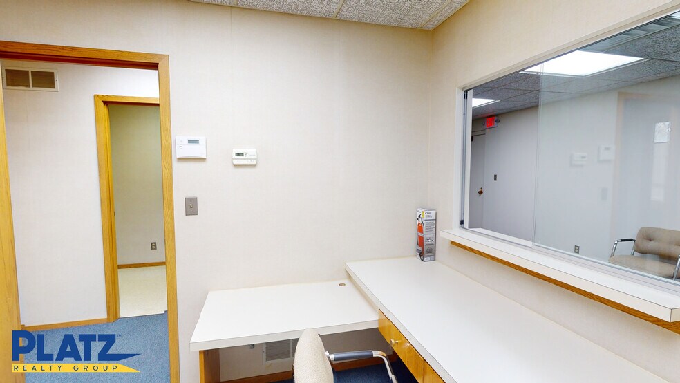 More Photos Of 1700 E Market St NE, Warren Medical For Lease