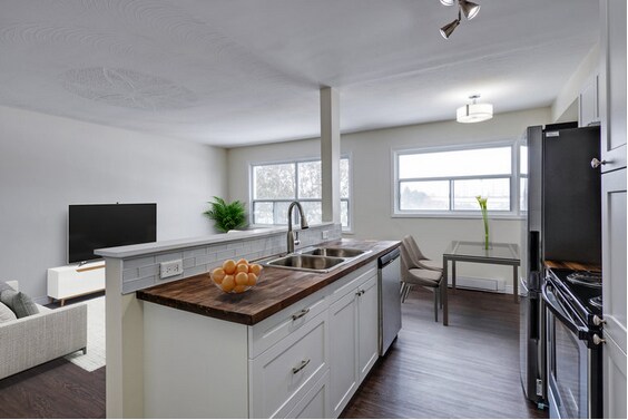 More Photos Of 1050 Highland St, Burlington Apartments For Sale
