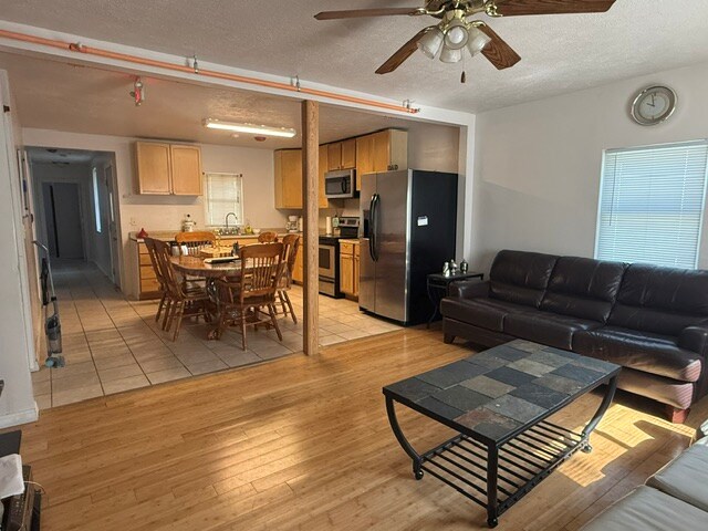 More Photos Of 3929 Lewis Ave, Lincoln Specialty For Sale