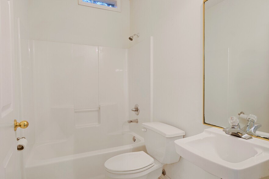 More Photos Of 10674 Wall Triana Hwy, Toney Hospitality For Sale