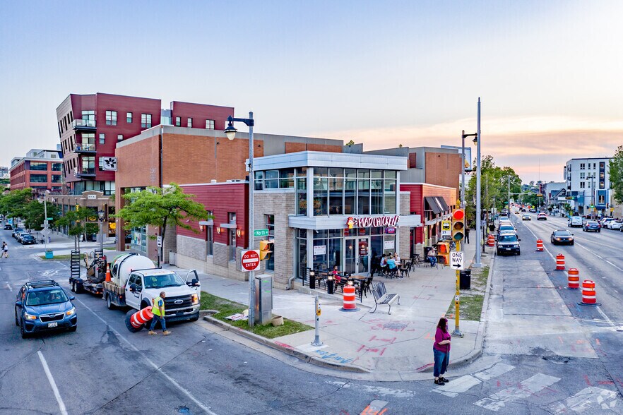 More Photos Of 2035-2045 E North Ave, Milwaukee Freestanding For Sale