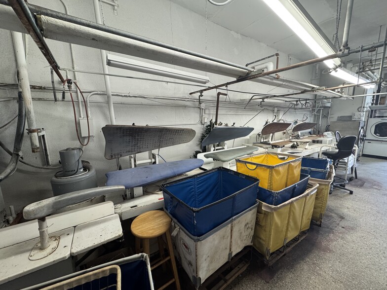 More Photos Of 2652-2660 Hollywood Blvd, Hollywood Freestanding For Lease