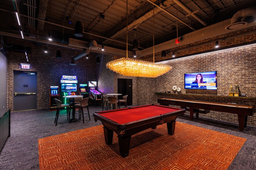 More Photos Of 225 W Washington St, Chicago Office For Lease