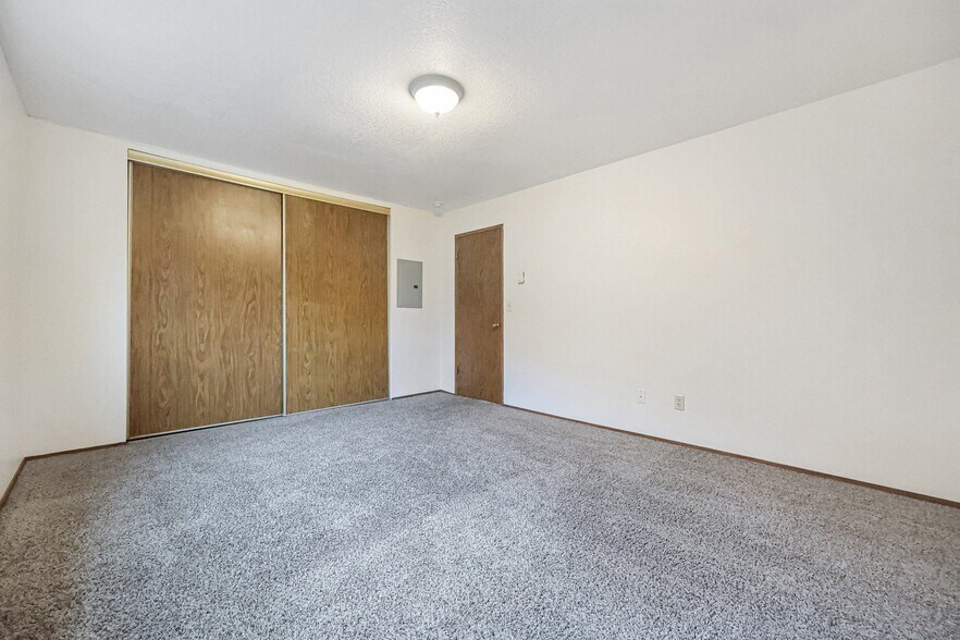 More Photos Of 17726 SE Division St, Portland Apartments For Sale