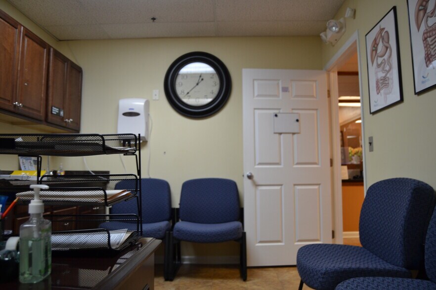 More Photos Of 670 N Beers St, Holmdel Medical For Sale