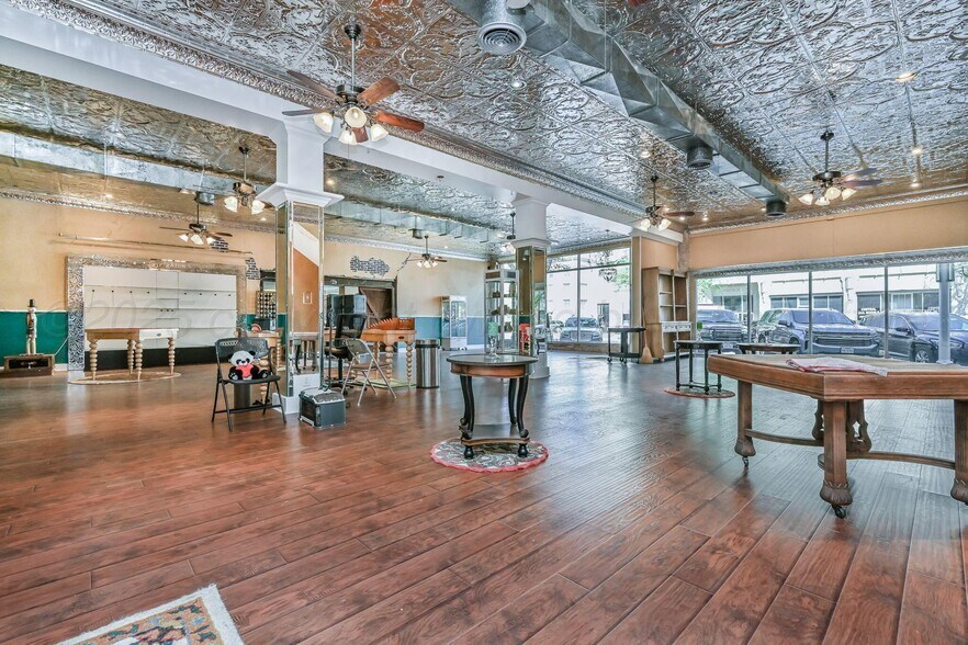 More Photos Of 119 W Kingsmill Ave, Pampa Storefront Retail Office For Sale