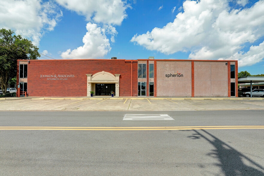 More Photos Of 303 E Main St, League City Office For Lease