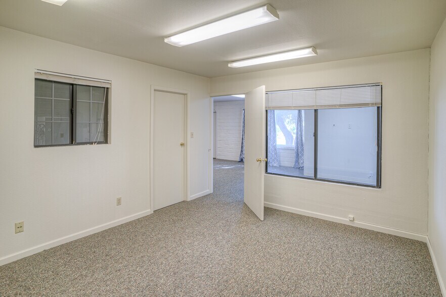 More Photos Of 2950 Feather River Blvd, Oroville Light Distribution For Sale