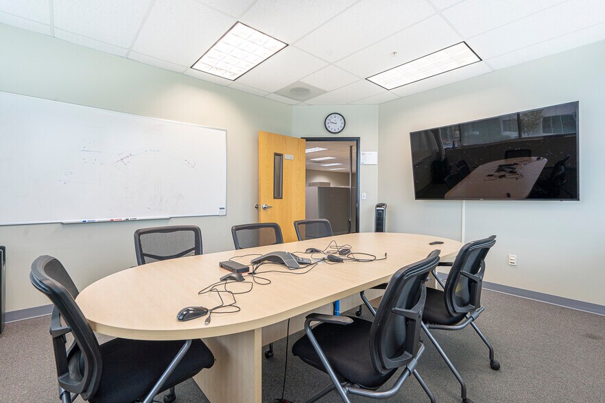 More Photos Of 5408 NE 88th St, Vancouver Warehouse For Sale