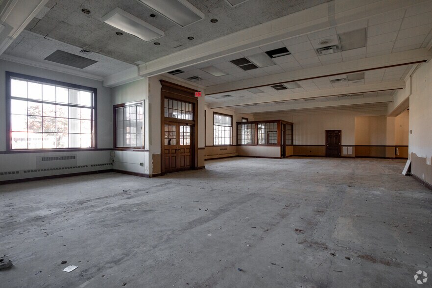 More Photos Of 2100 Middle Country Rd, Centereach Office For Sale