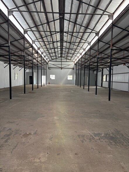 More Photos Of 11980 Alief Clodine Rd, Houston Light Distribution For Sale