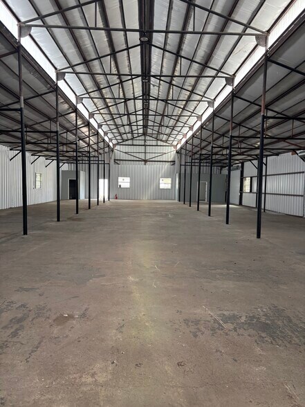 More Photos Of 11980 Alief Clodine Rd, Houston Light Distribution For Sale