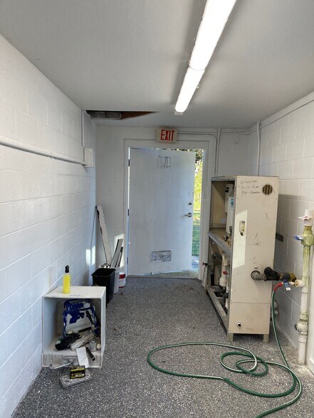More Photos Of 15251 Convenience Way, Fort Myers Carwash For Lease