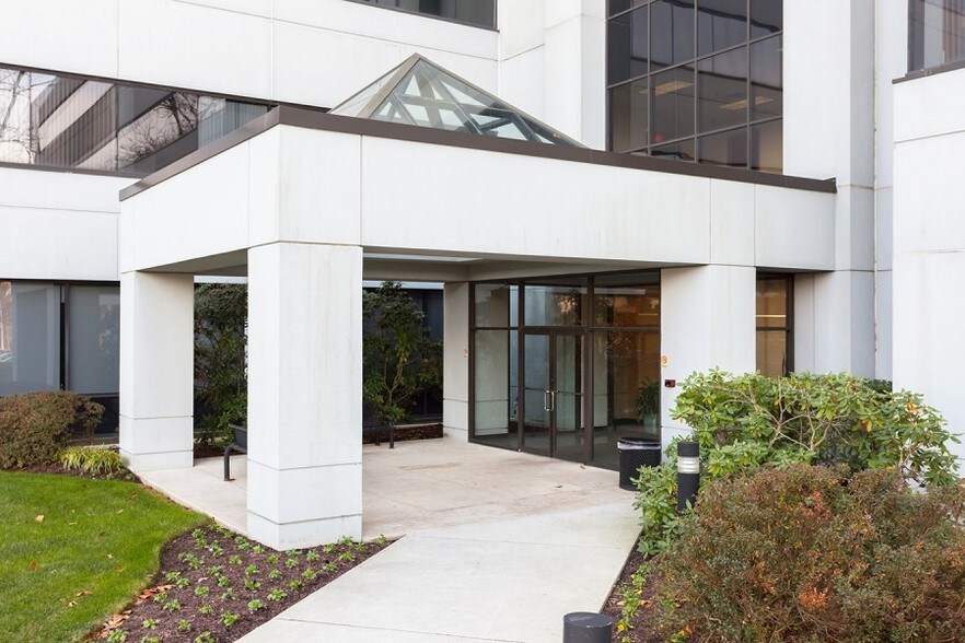 More Photos Of 4550 Linden Hill Rd, Wilmington Office For Lease