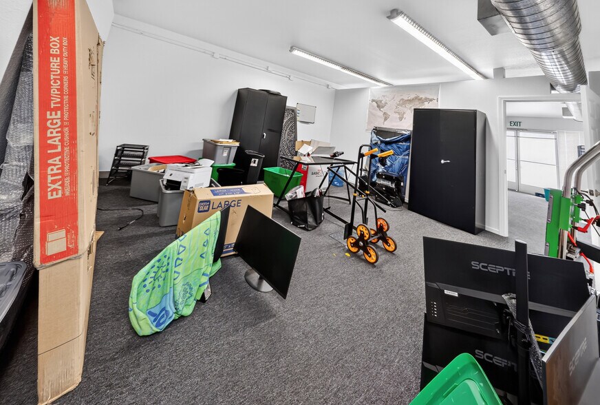 More Photos Of 20847 Sherman Way, Canoga Park Office For Sale