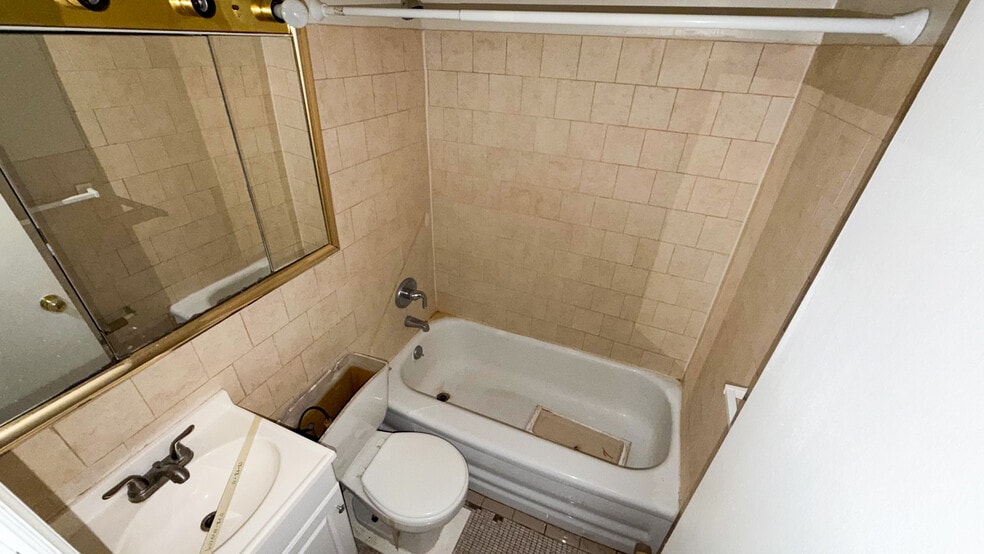 More Photos Of 24 E University Ave, Cincinnati Apartments For Sale
